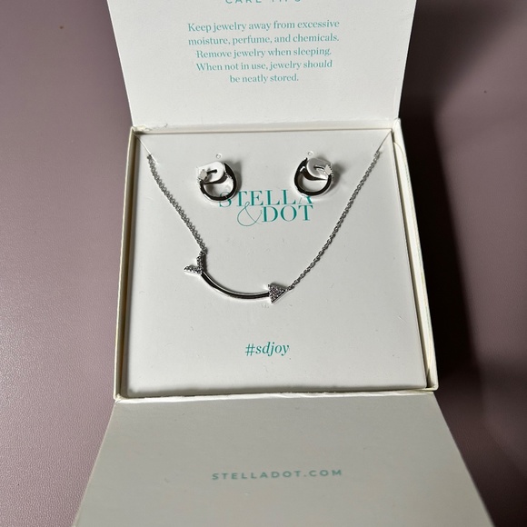 NWOT Stella & Dot MBxSD Doubletake On the Mark Huggie and Necklace set - silver - Picture 3 of 4